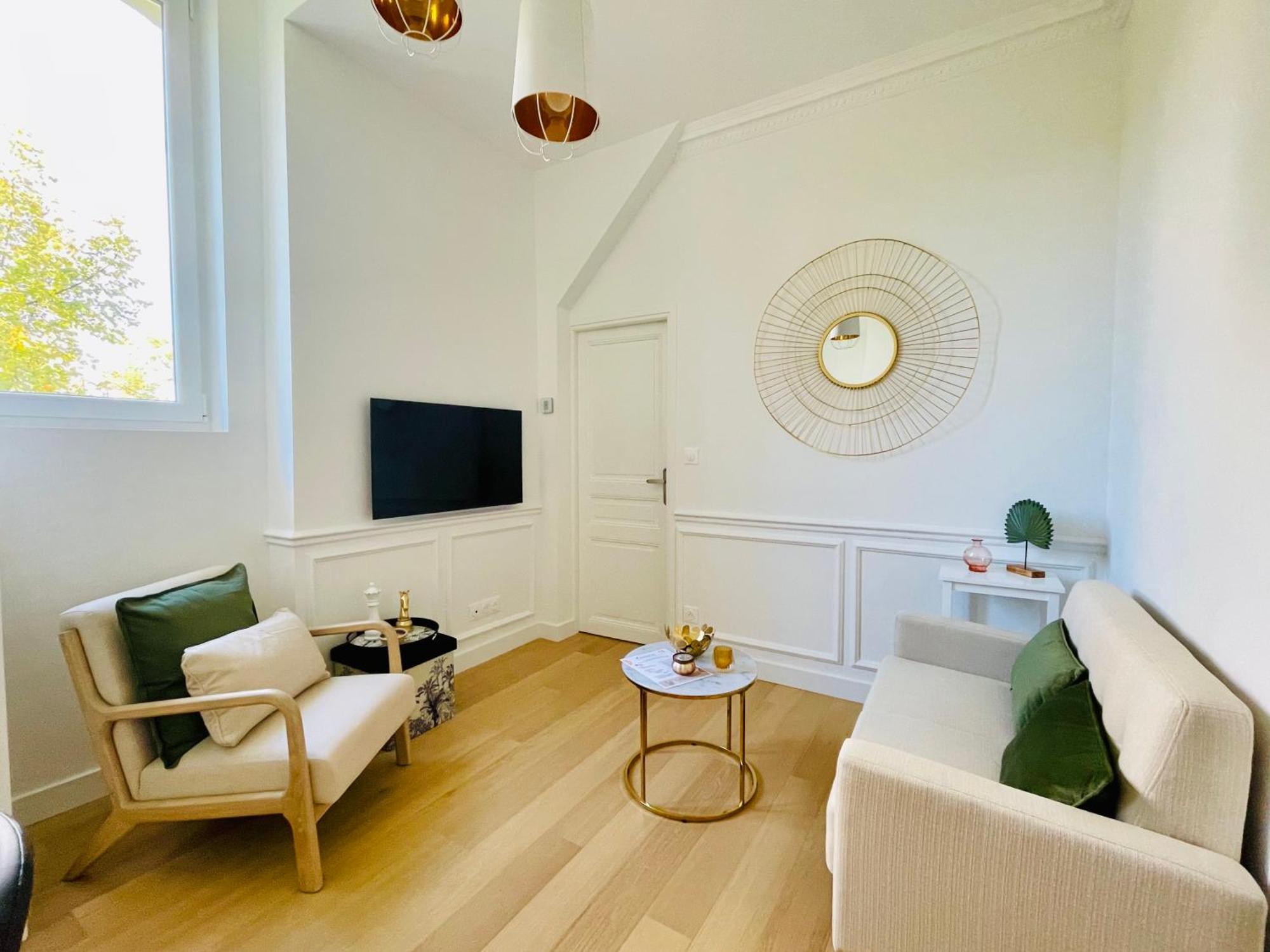 Appartements De Charme Du General Leclerc - Place D'Erlon - Hypercentre - Gare - 兰斯 外观 照片